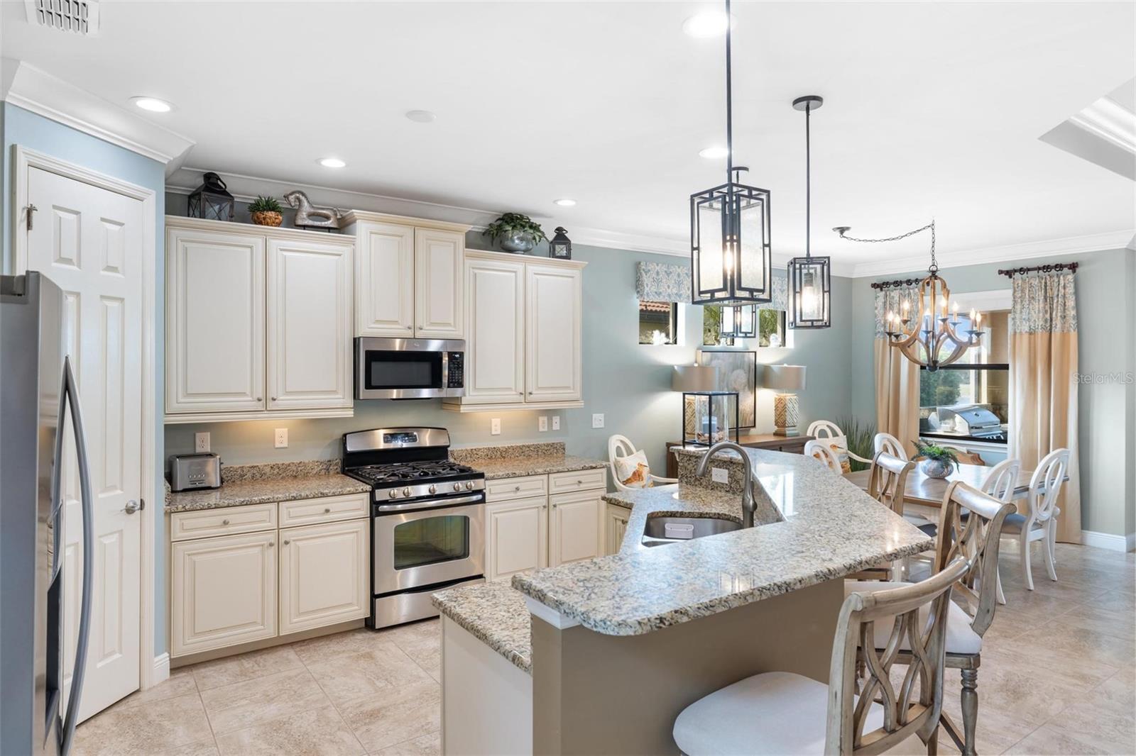 WILLOW CHASE - Residential