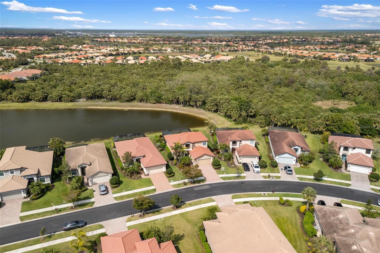 WILLOW CHASE - Residential