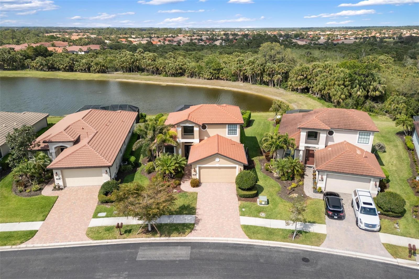 WILLOW CHASE - Residential
