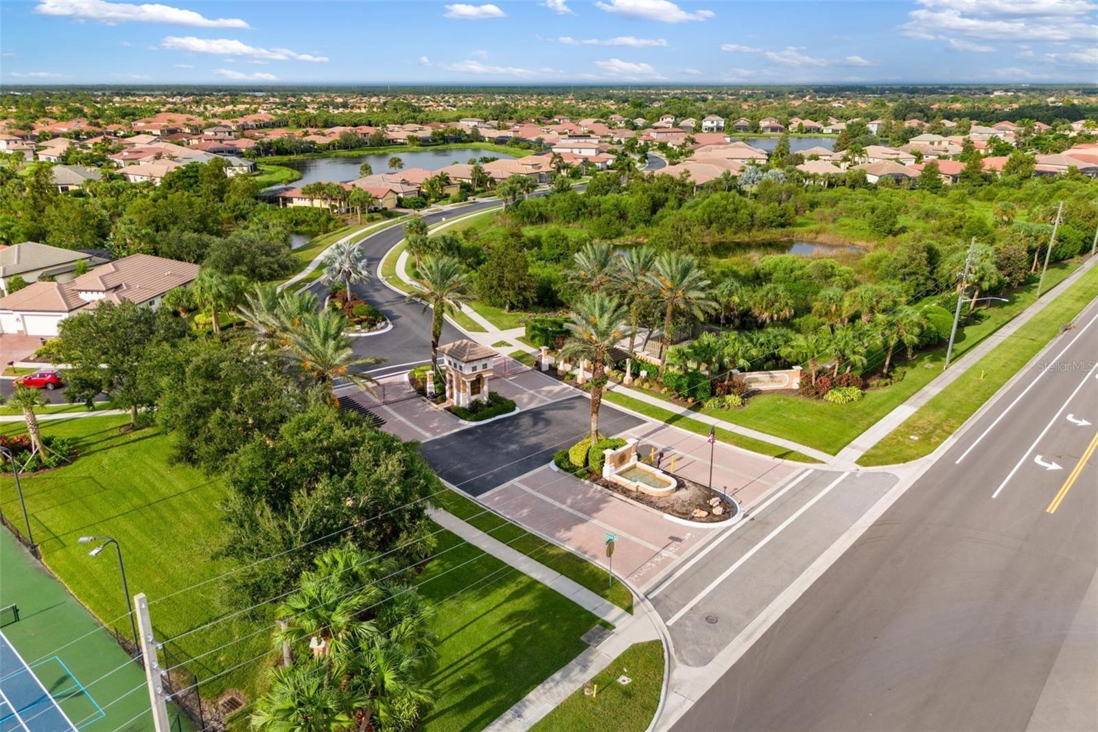WILLOW CHASE - Residential