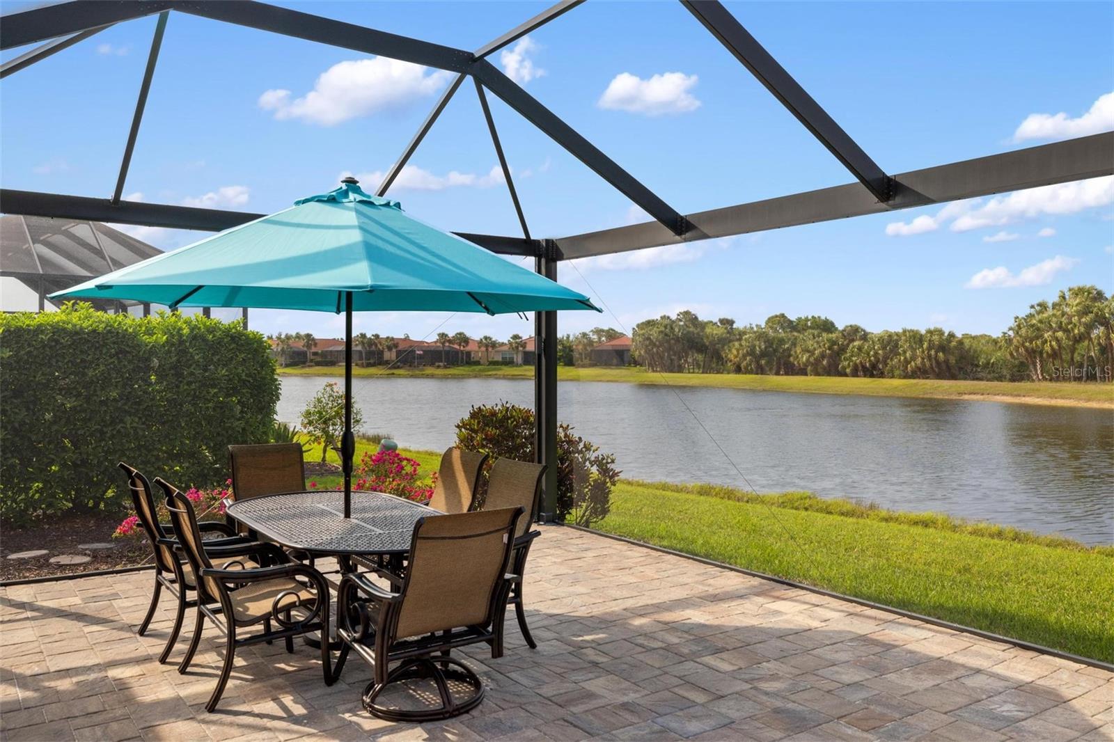 WILLOW CHASE - Residential