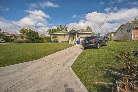 A home in LAKELAND