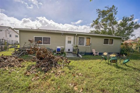 A home in LAKELAND