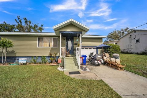 A home in LAKELAND