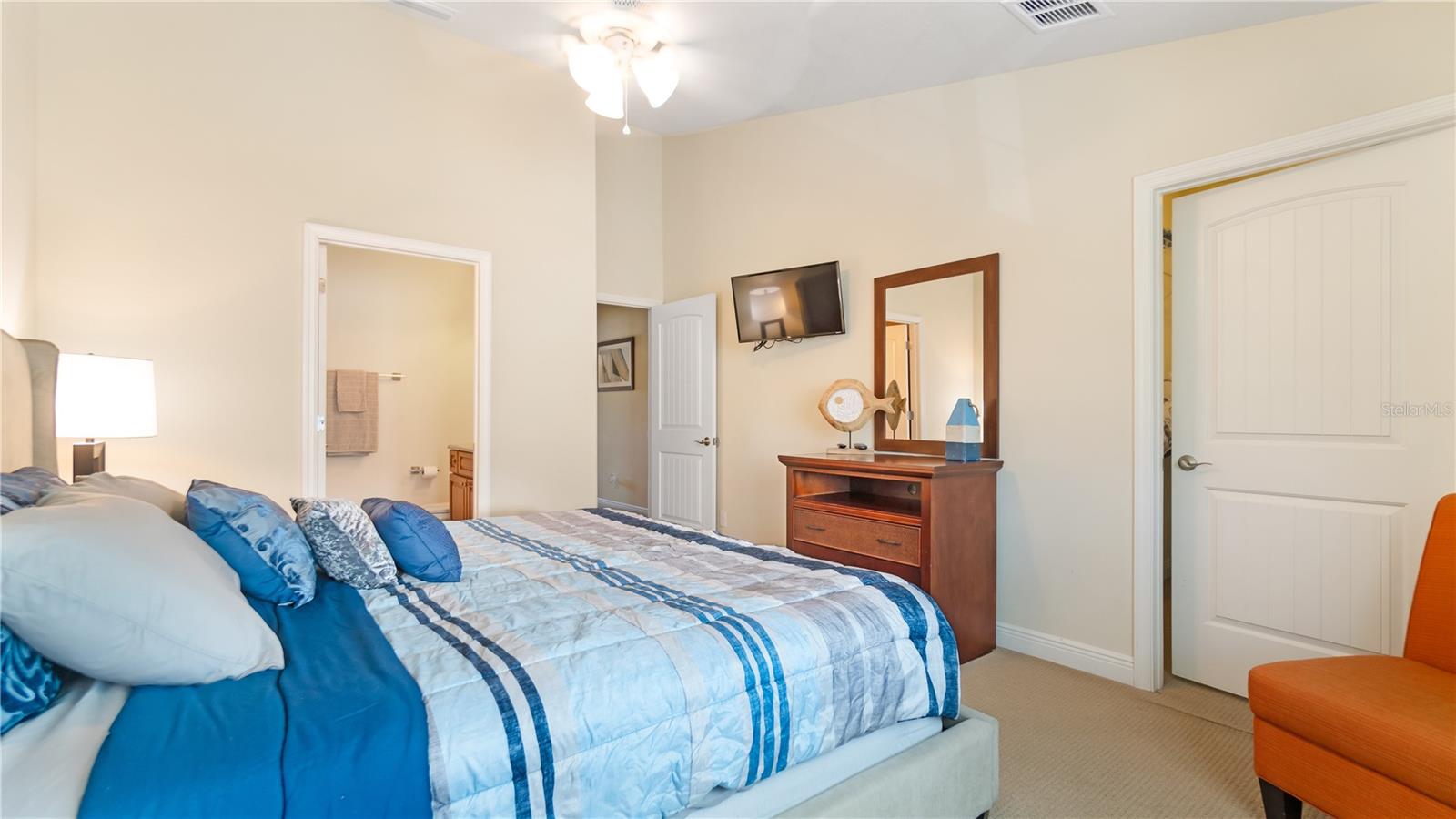 CAPE CROSSING - Residential