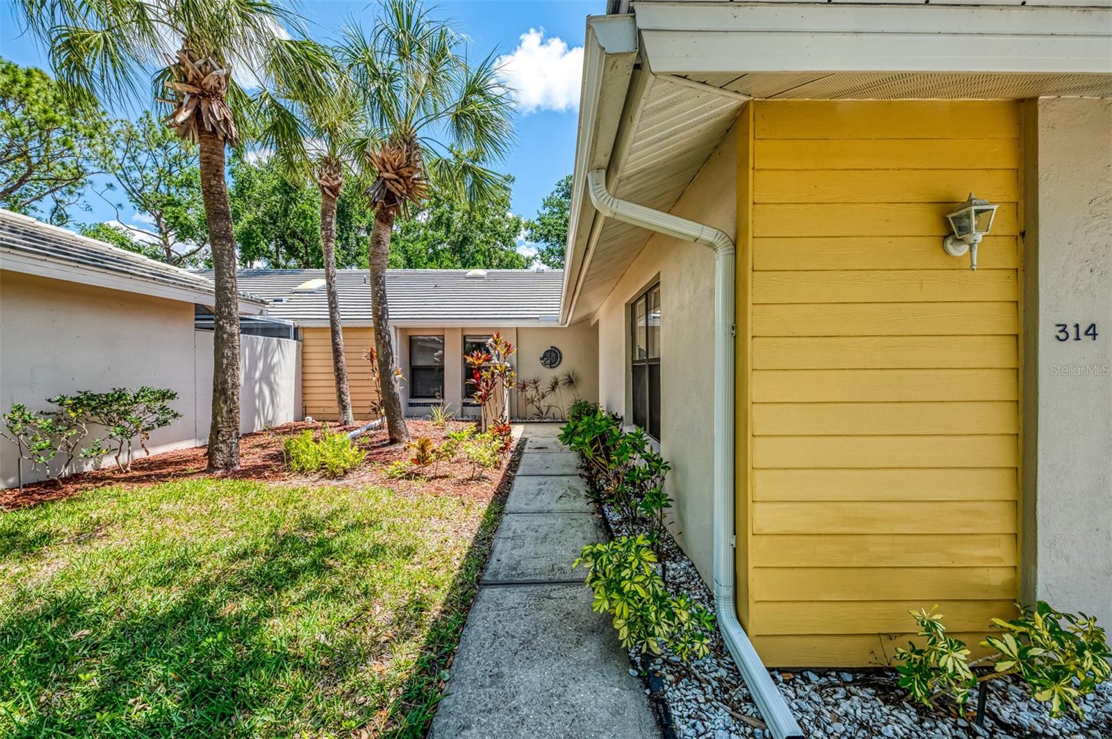 314 PEMBROKE LANE 189