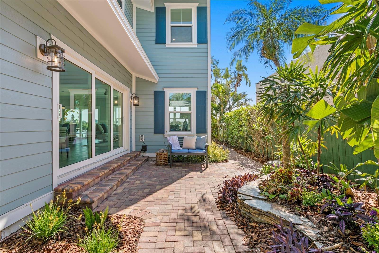 COLONIAL CORP REP - Residential