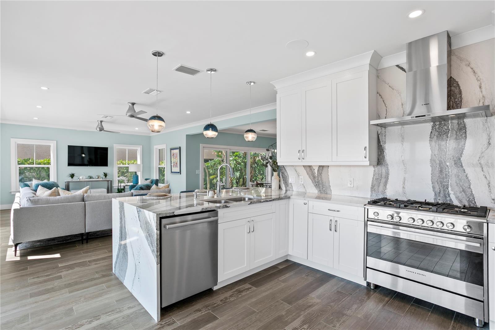 COLONIAL CORP REP - Residential