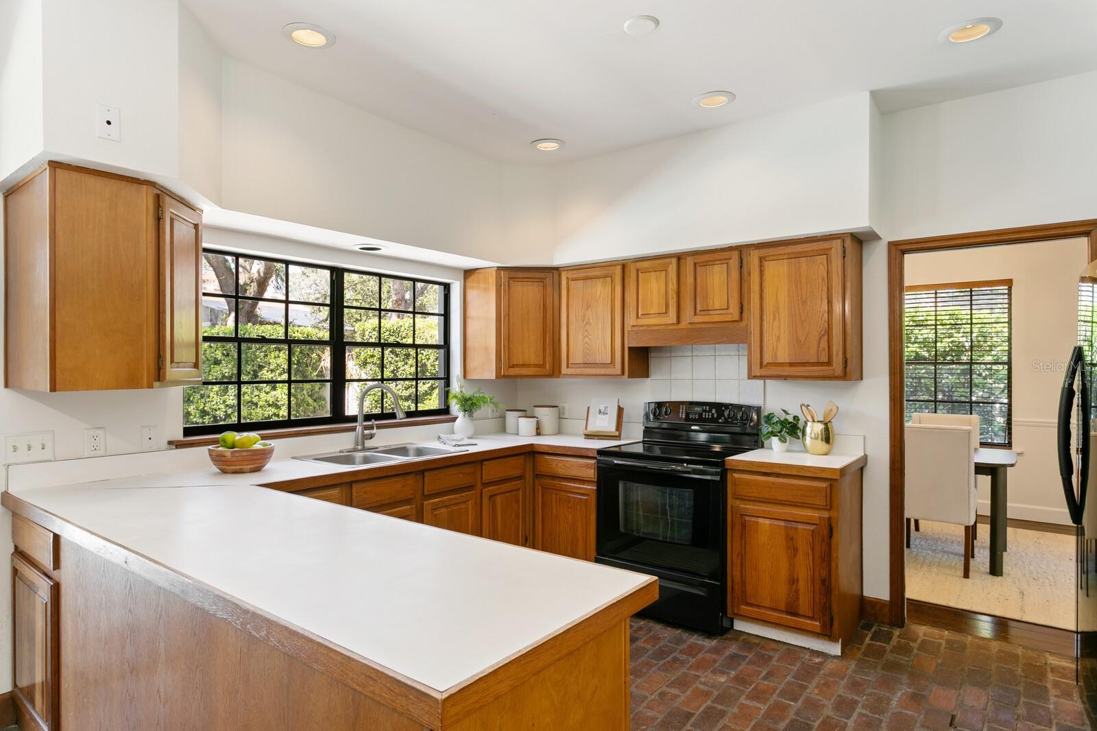 FRANCES ARBOR VILLAS - Residential