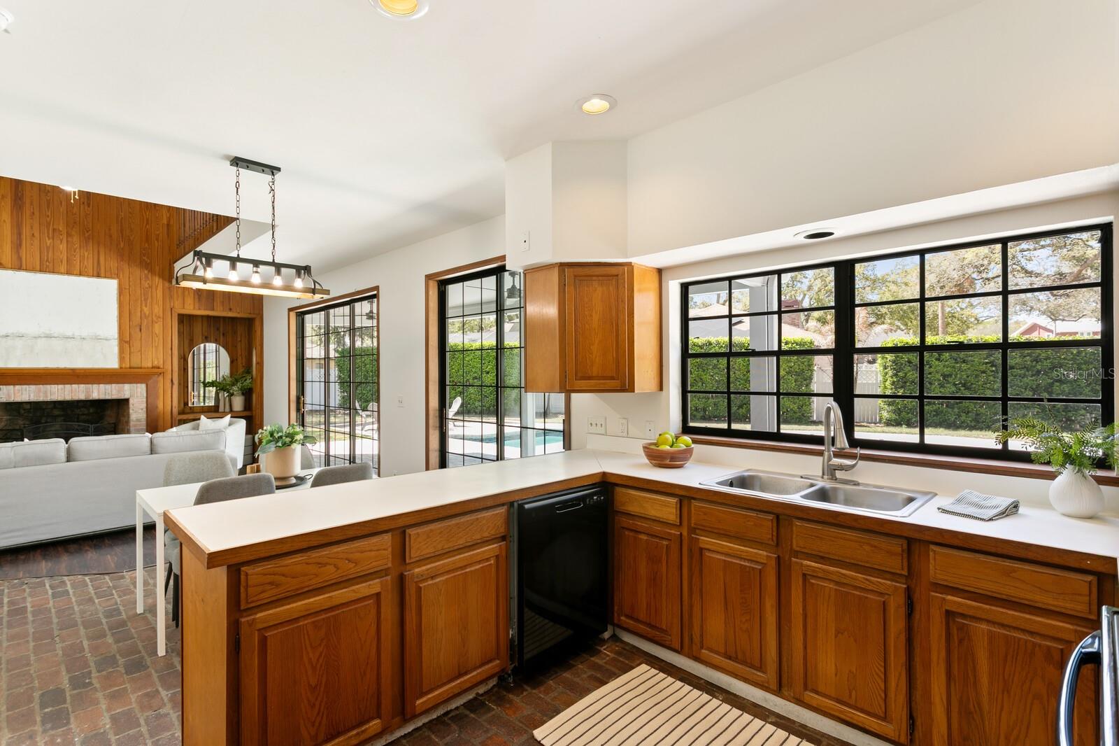 FRANCES ARBOR VILLAS - Residential