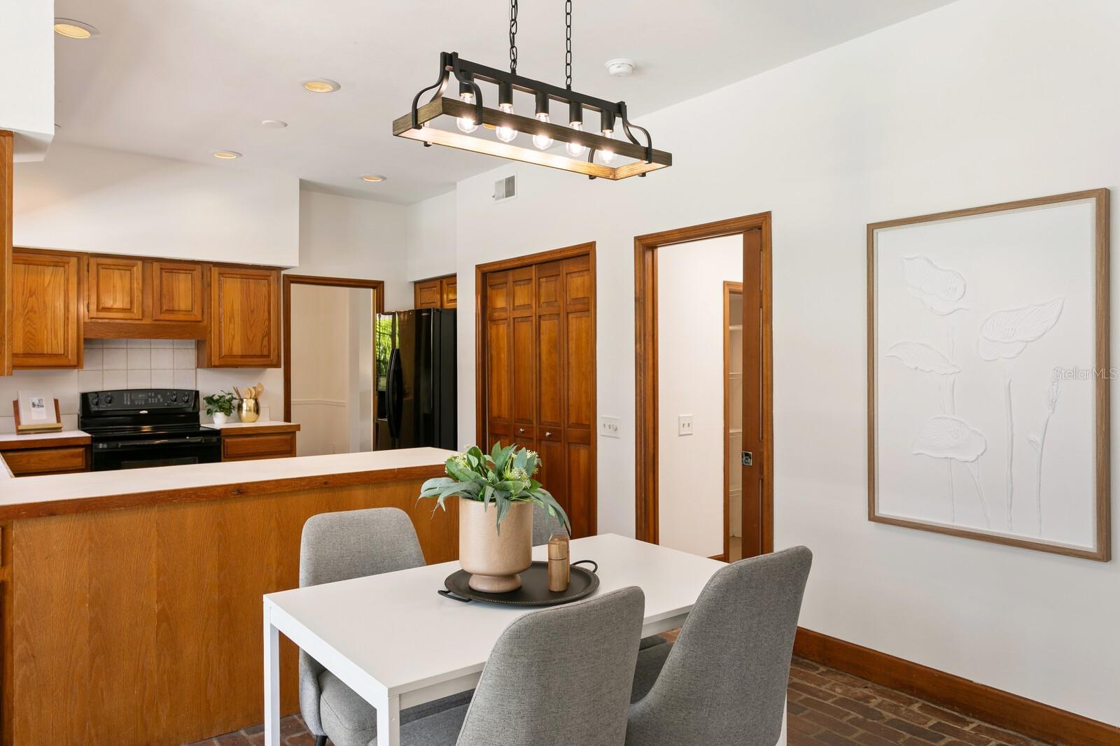 FRANCES ARBOR VILLAS - Residential