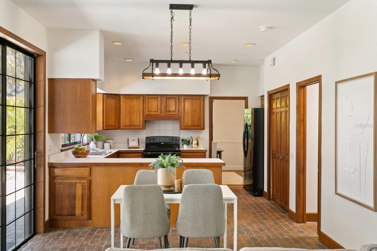 FRANCES ARBOR VILLAS - Residential