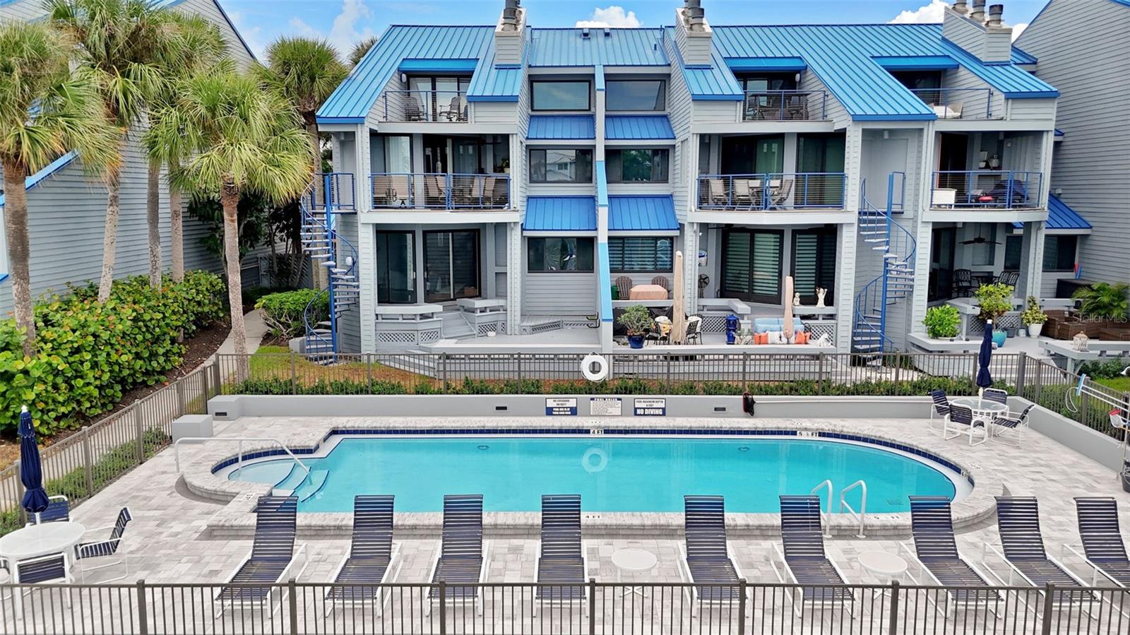 910 PINELLAS BAYWAY S 107
