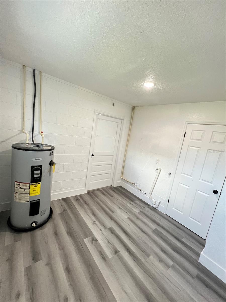 WHEELER HEIGHTS - Residential