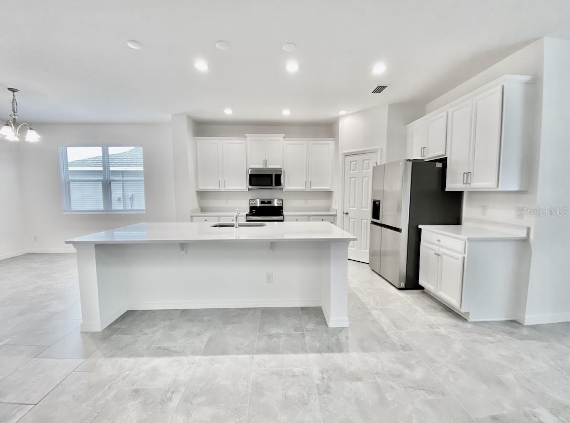 924 AVENAL LANE