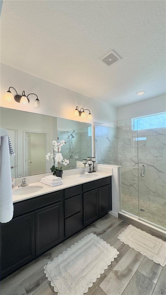 TRINITY RDG - Residential