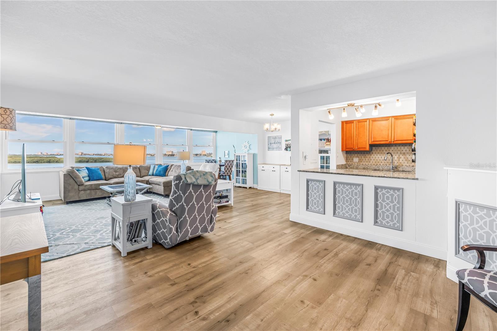 7200 SUNSHINE SKYWAY LANE S 8B