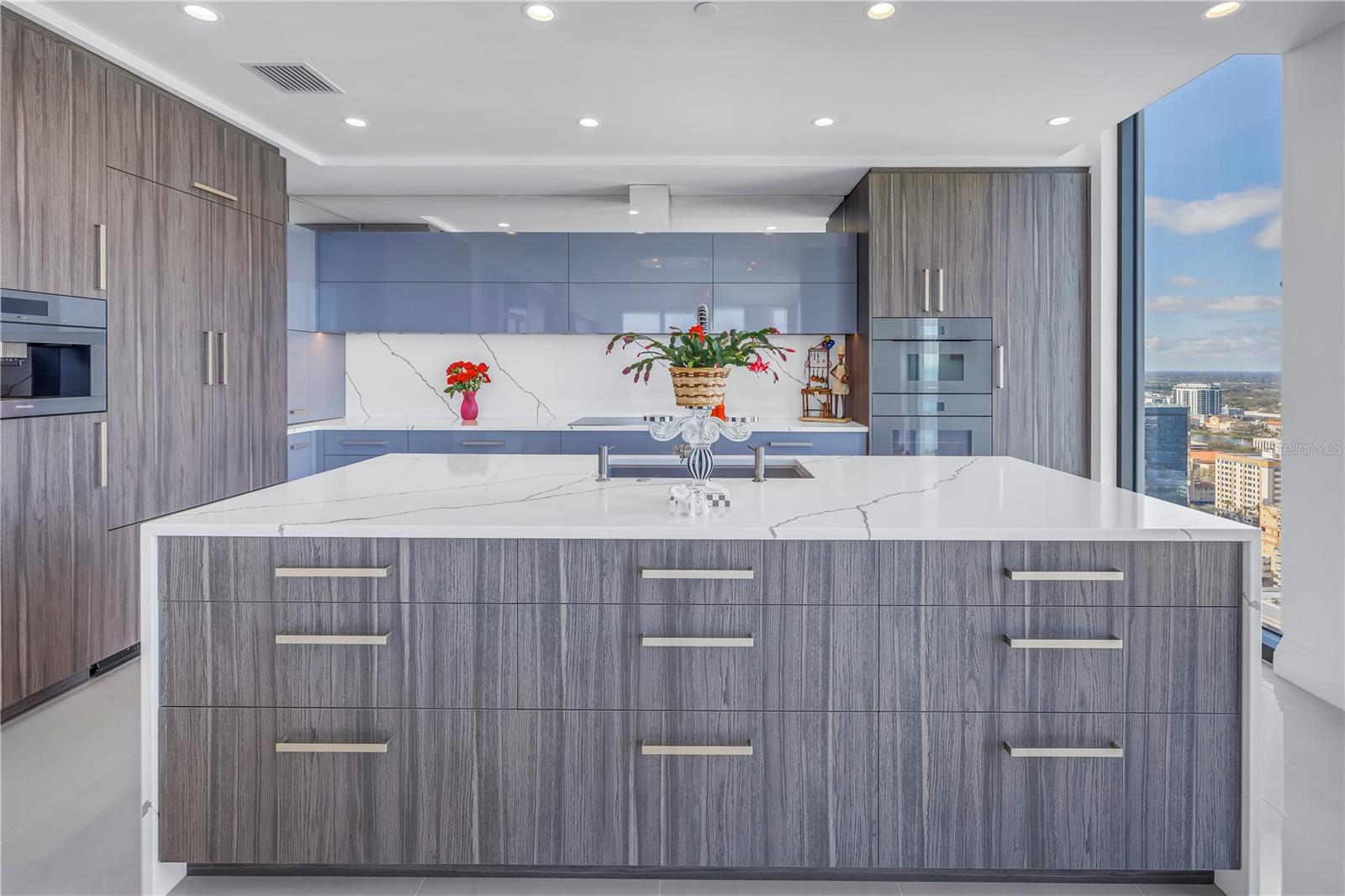 301 1ST STREET S 3103