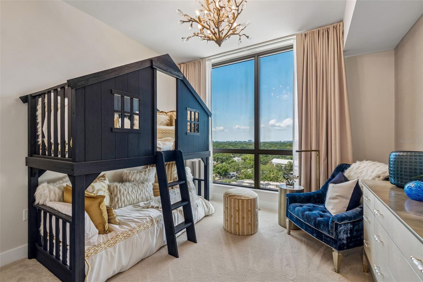 HYDE PARK HOUSE CONDOMINIUM - Residential