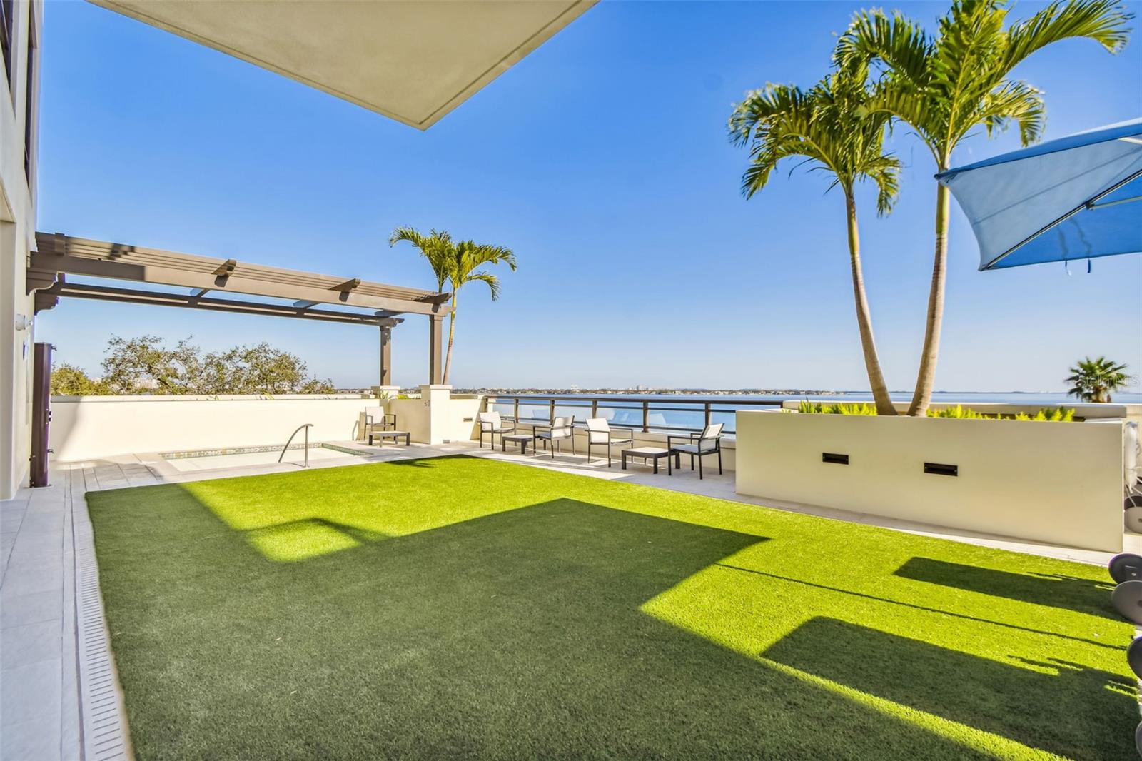 HYDE PARK HOUSE CONDOMINIUM - Residential