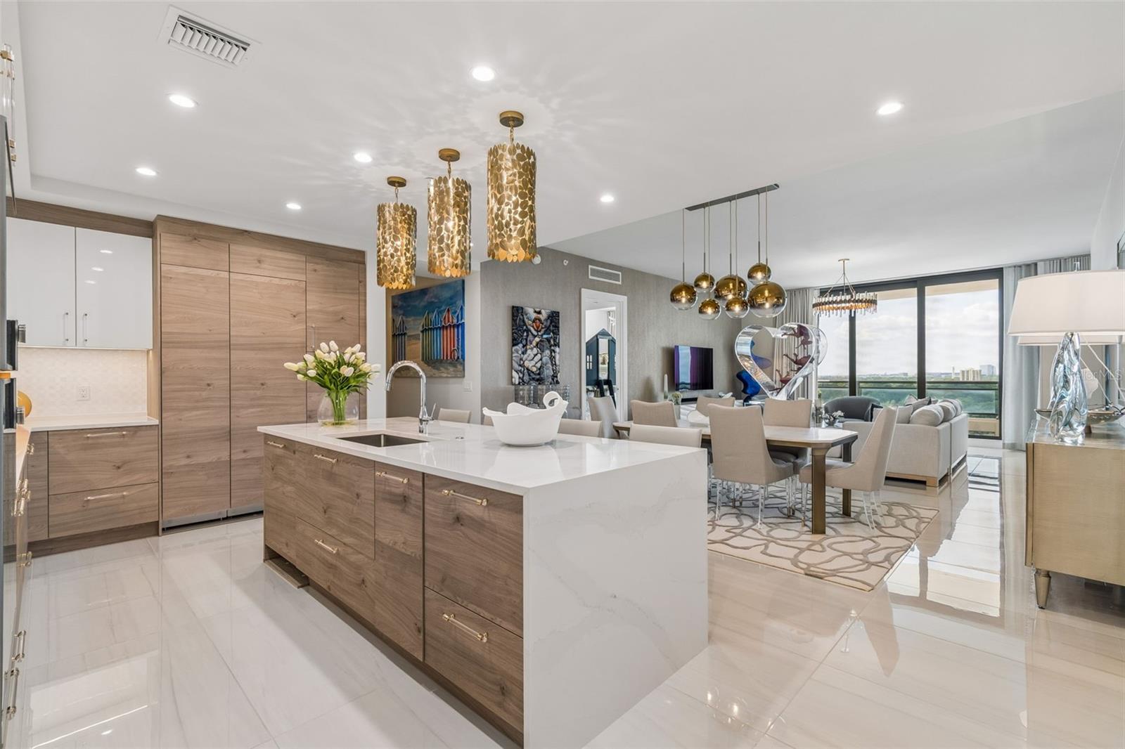 HYDE PARK HOUSE CONDOMINIUM - Residential