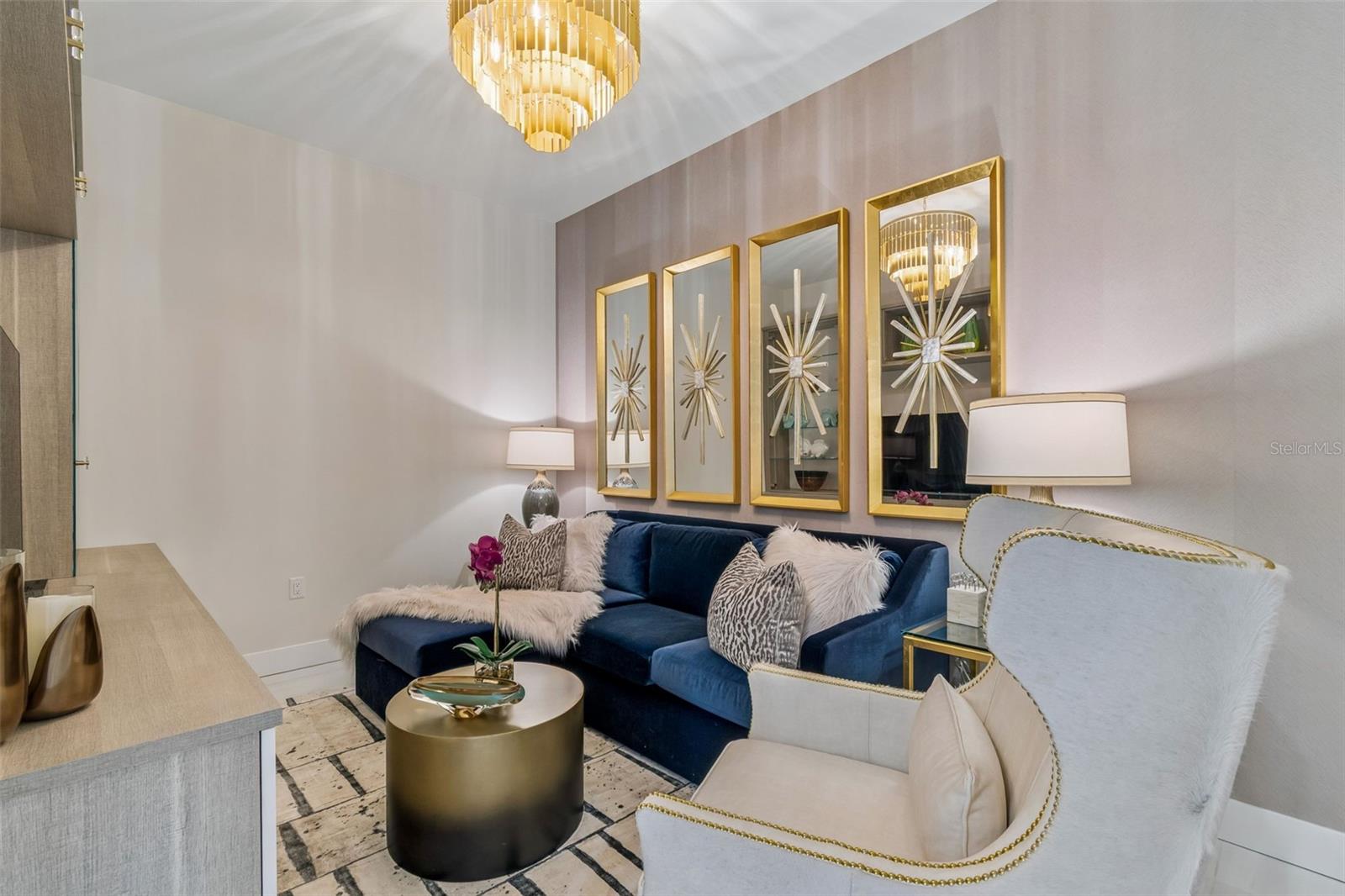 HYDE PARK HOUSE CONDOMINIUM - Residential