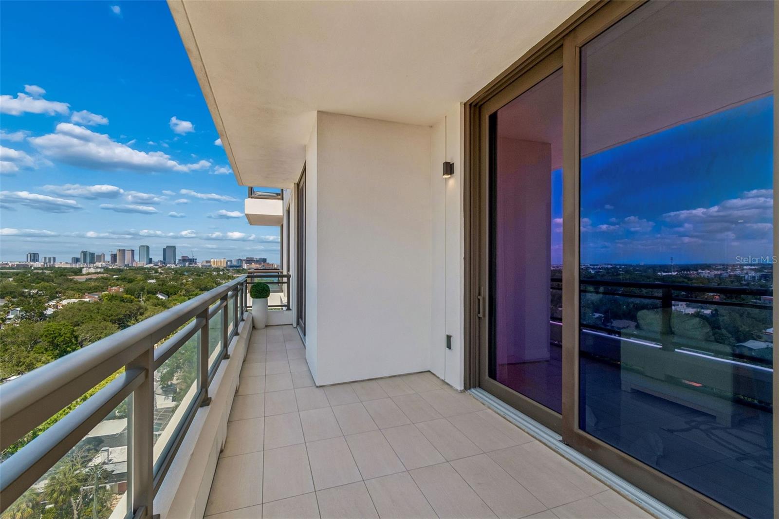 HYDE PARK HOUSE CONDOMINIUM - Residential