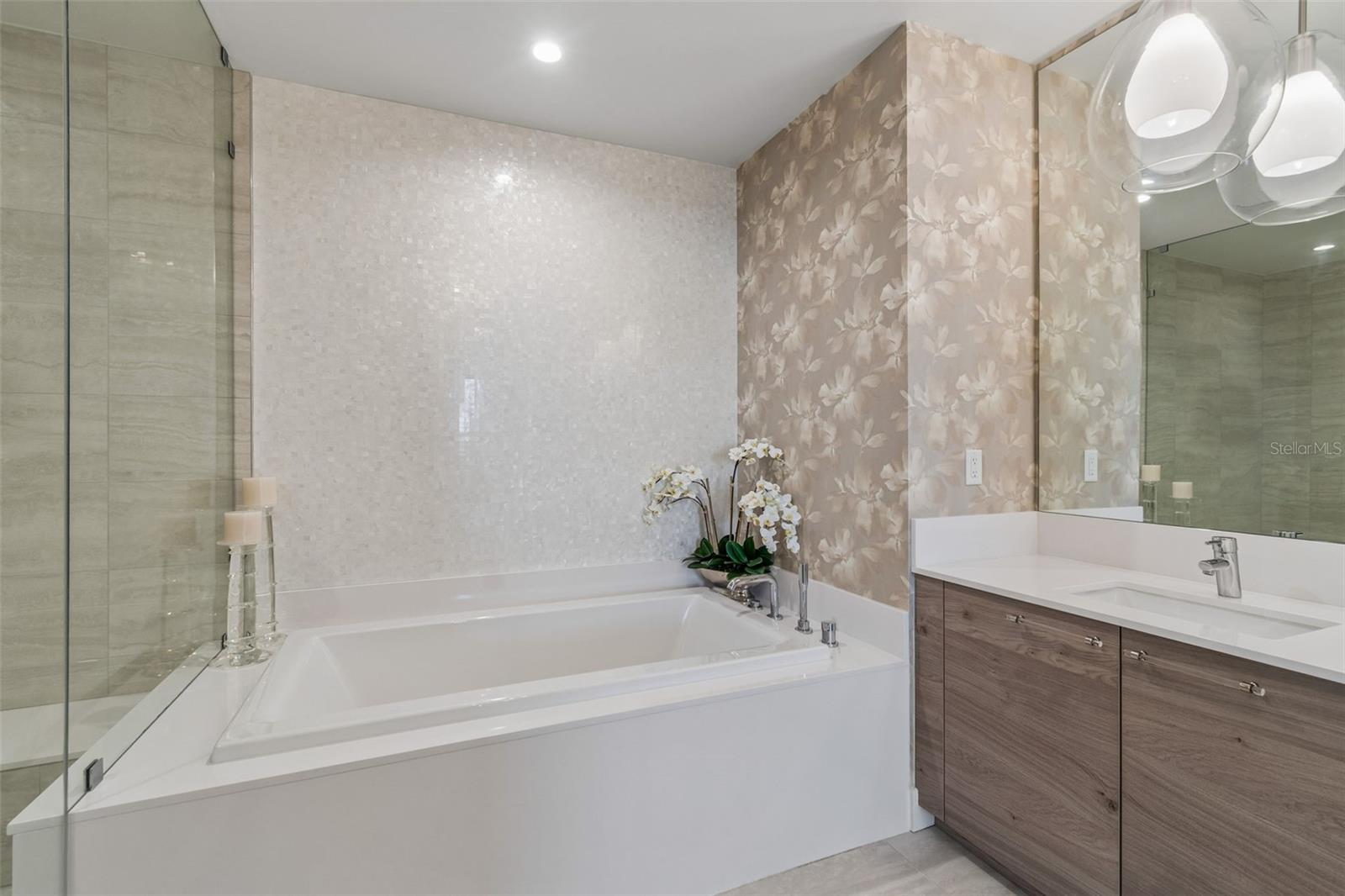 HYDE PARK HOUSE CONDOMINIUM - Residential