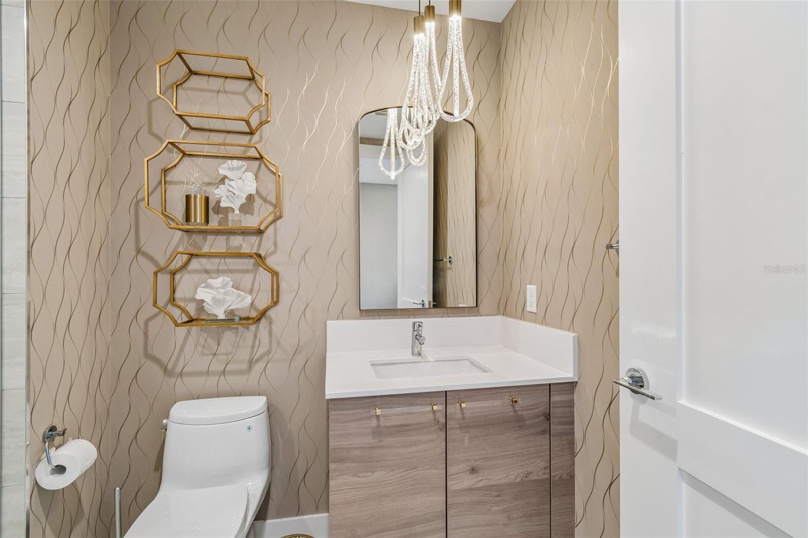 HYDE PARK HOUSE CONDOMINIUM - Residential