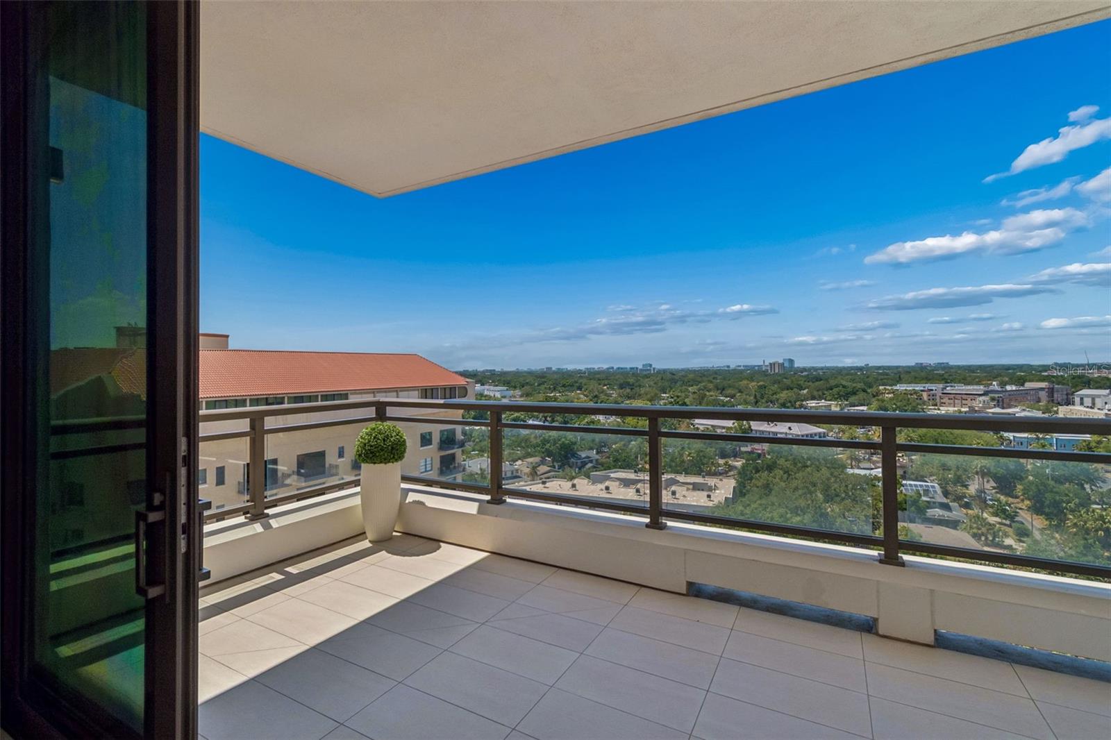 HYDE PARK HOUSE CONDOMINIUM - Residential