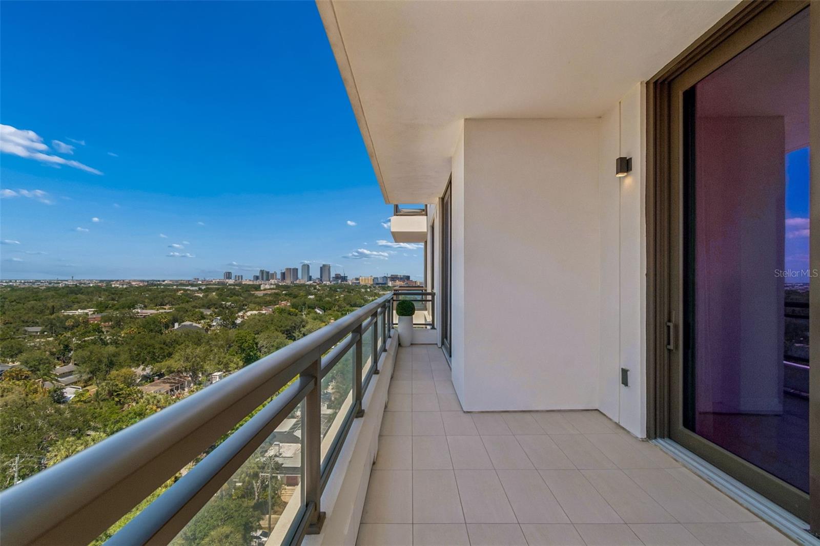HYDE PARK HOUSE CONDOMINIUM - Residential