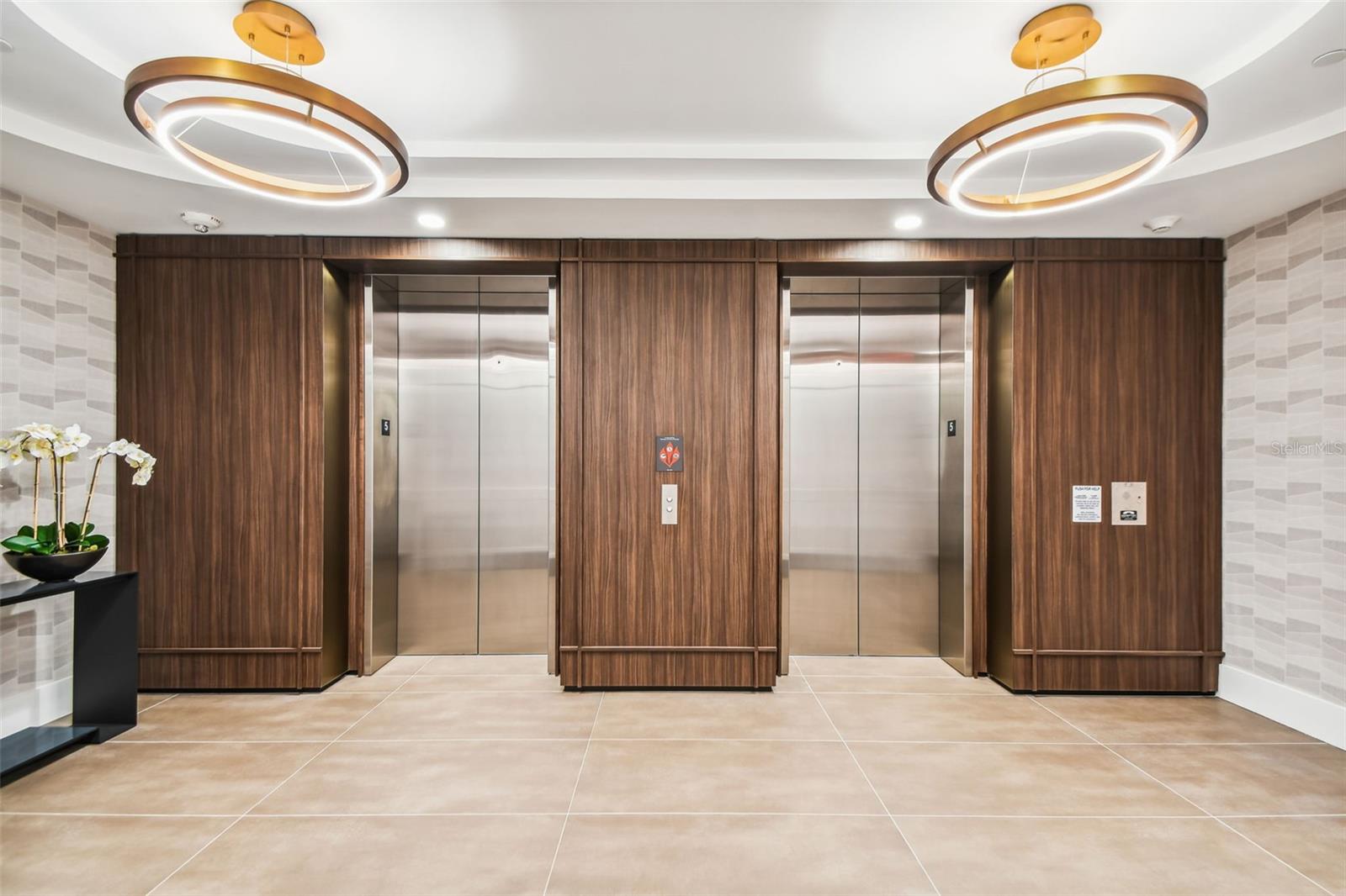 HYDE PARK HOUSE CONDOMINIUM - Residential
