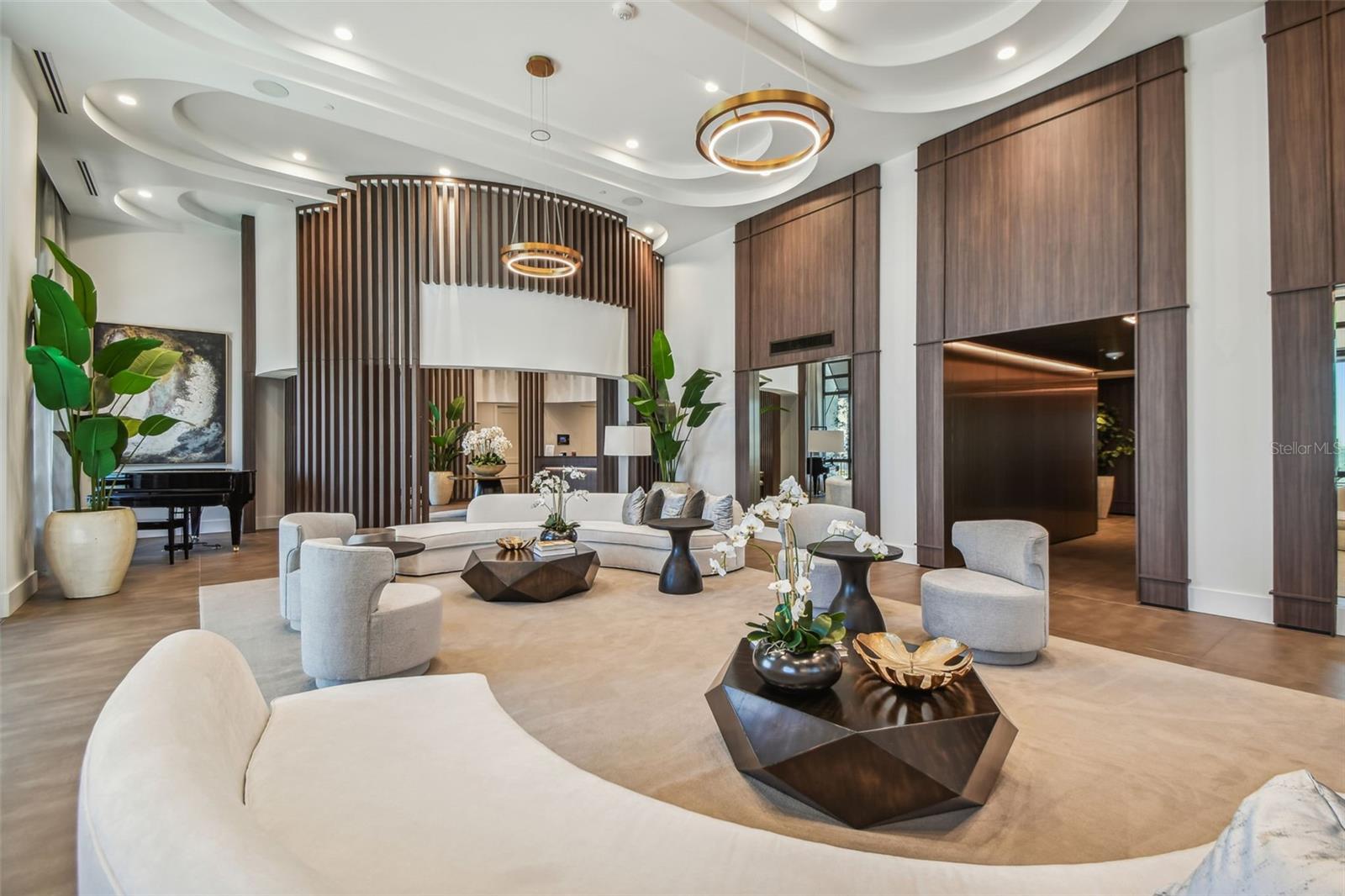 HYDE PARK HOUSE CONDOMINIUM - Residential