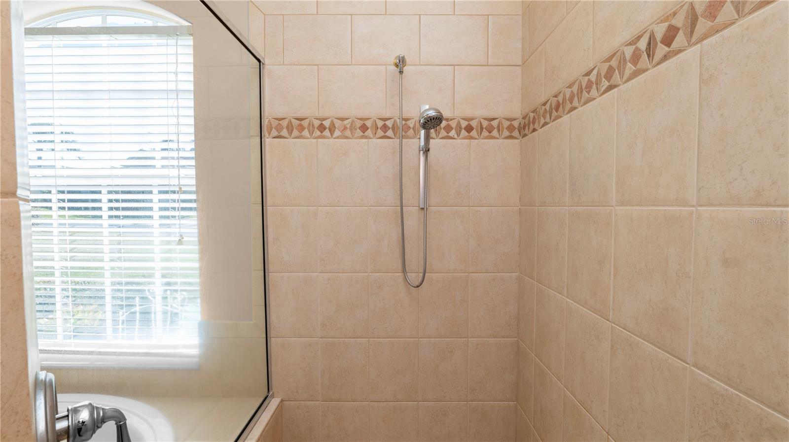 SUMMERGLEN - Residential