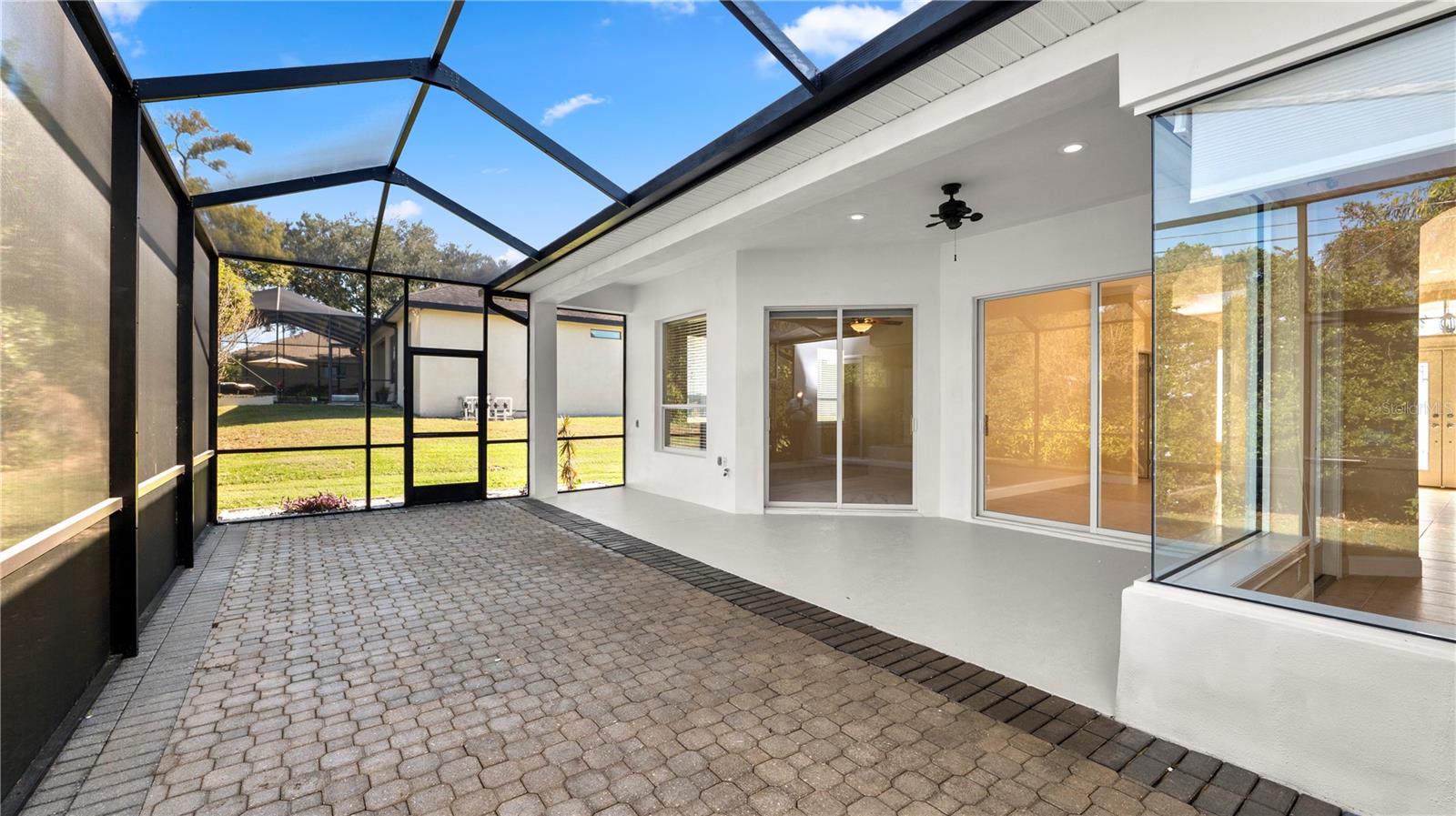 SUMMERGLEN - Residential