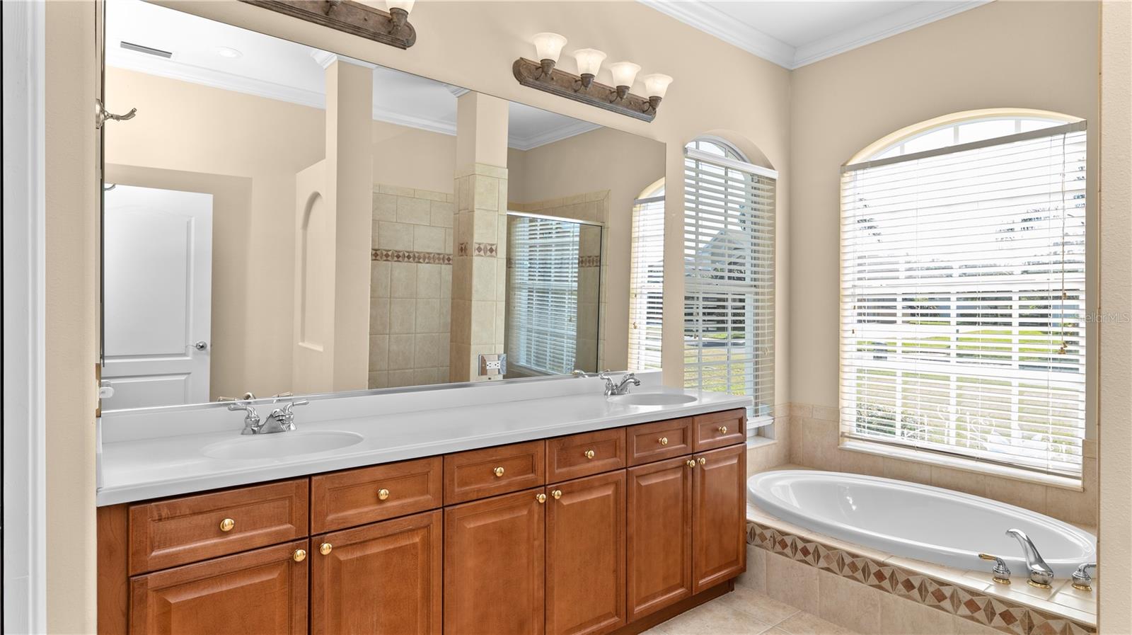 SUMMERGLEN - Residential