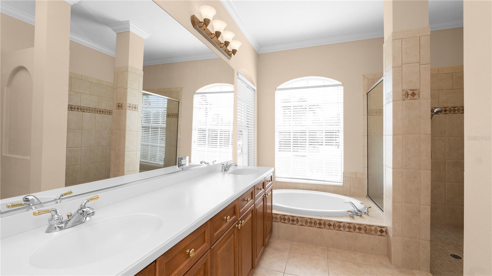 SUMMERGLEN - Residential