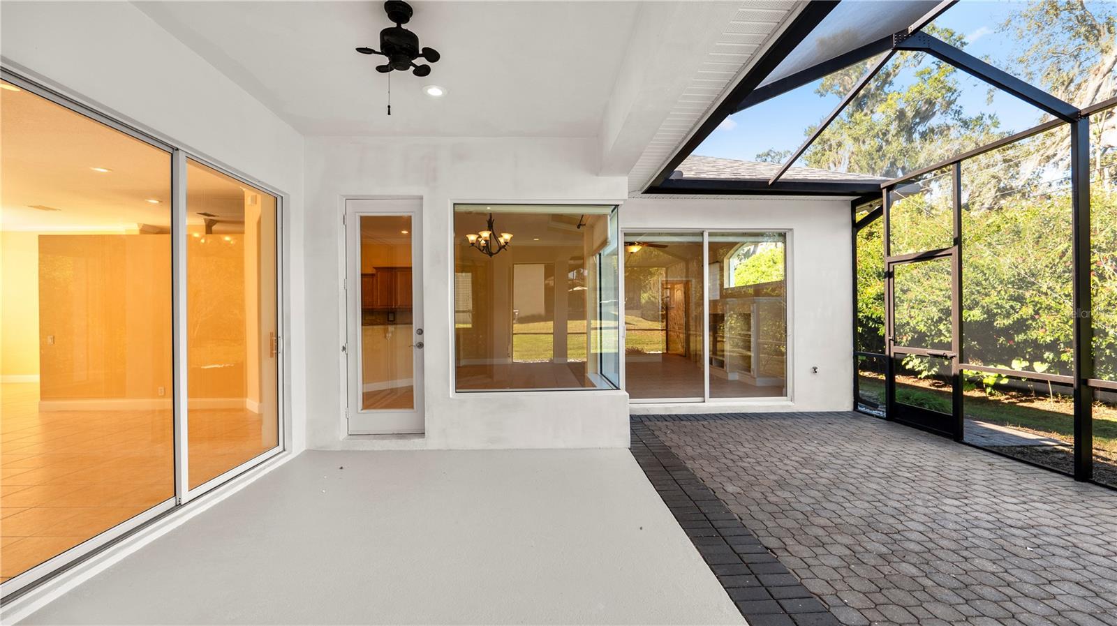 SUMMERGLEN - Residential