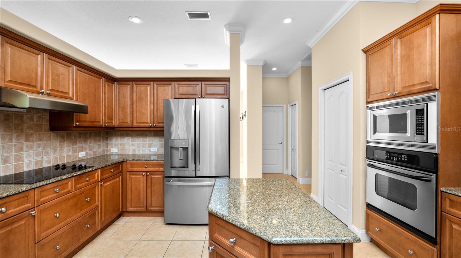 SUMMERGLEN - Residential