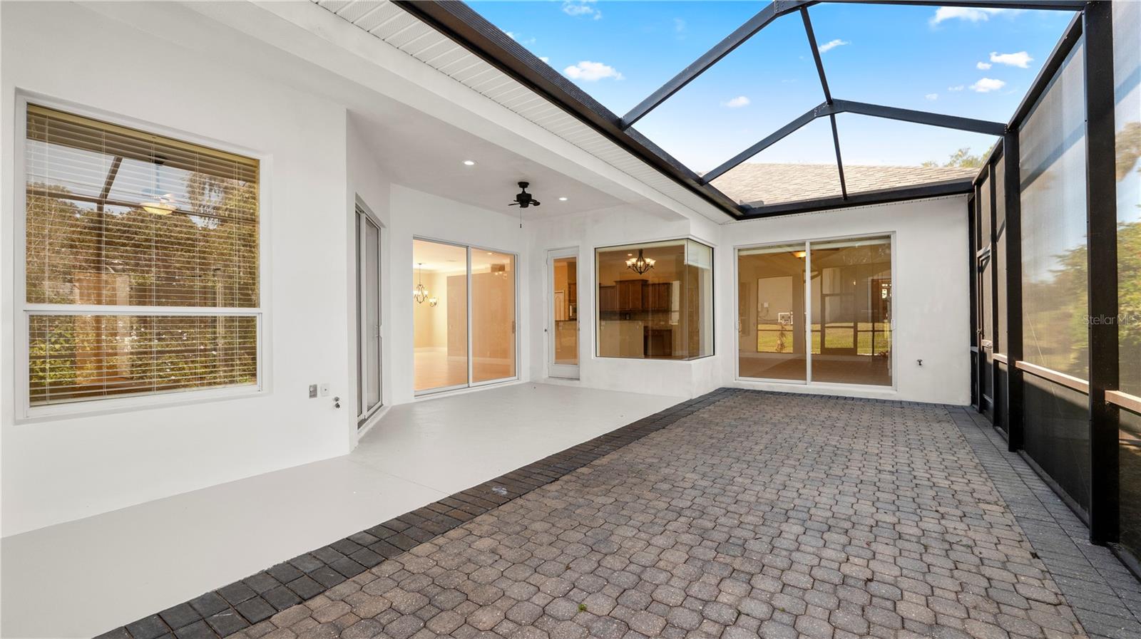 SUMMERGLEN - Residential