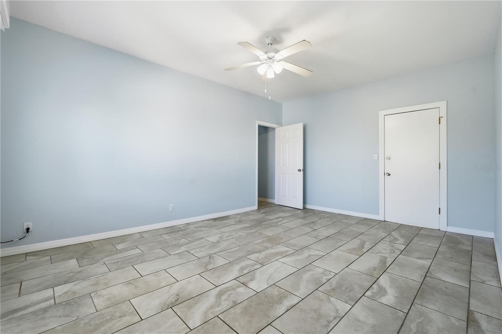 FUQUAYS DAYTONA BEACH - Commercial Sale