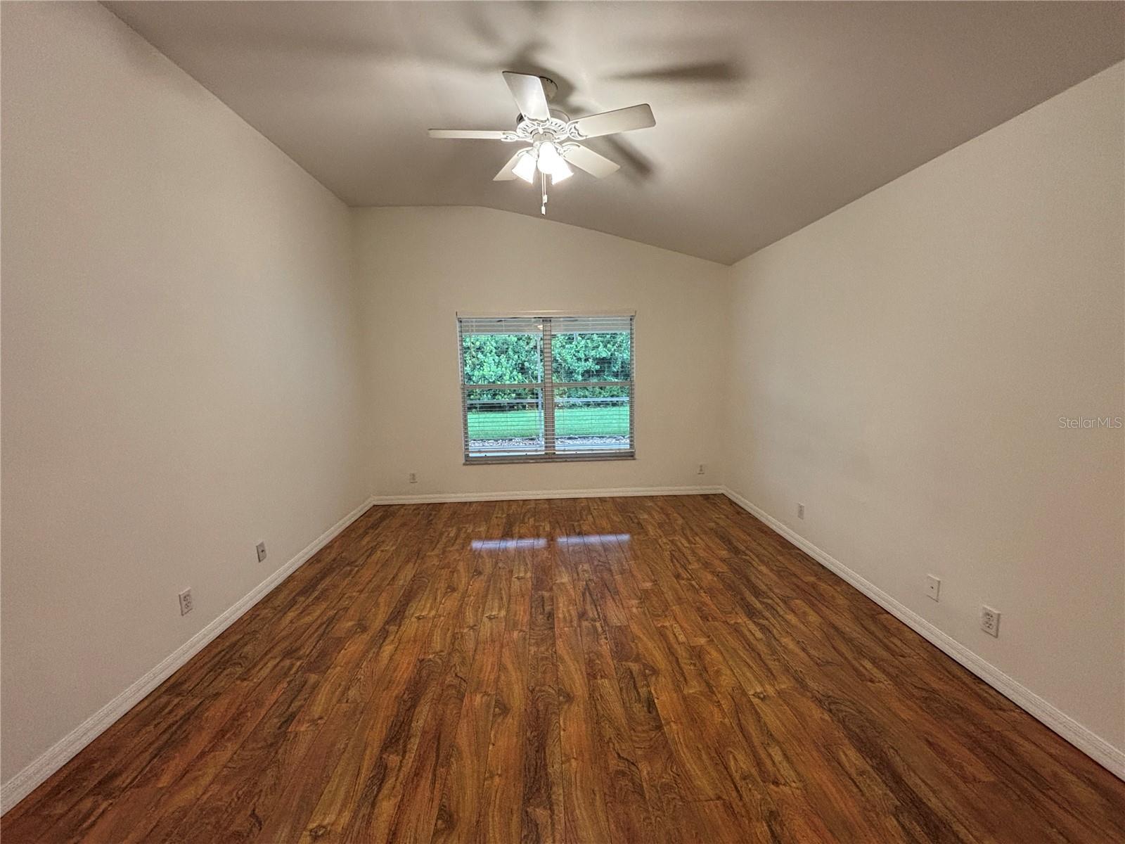 ENCLAVE/LKS/THREE OAKS PH 1 - Residential Lease