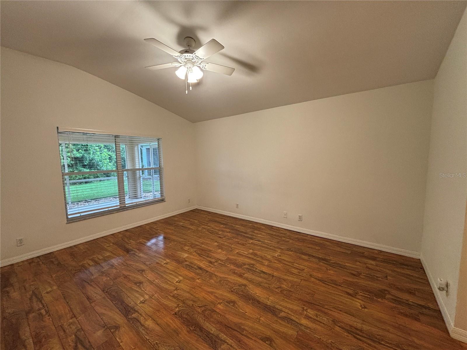 ENCLAVE/LKS/THREE OAKS PH 1 - Residential Lease