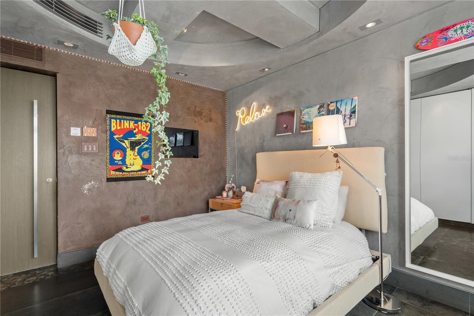 MCLEARY 1800 PH 2 - Residential Lease