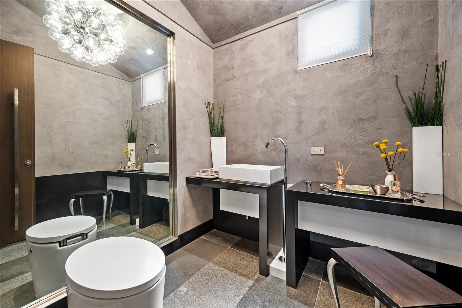 MCLEARY 1800 PH 2 - Residential Lease