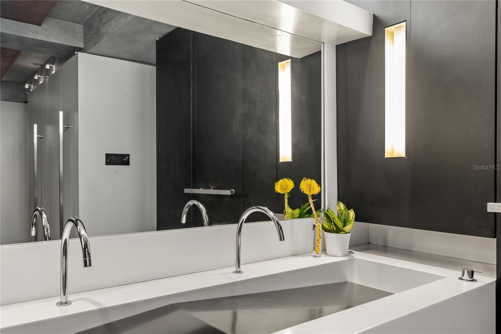 MCLEARY 1800 PH 2 - Residential Lease