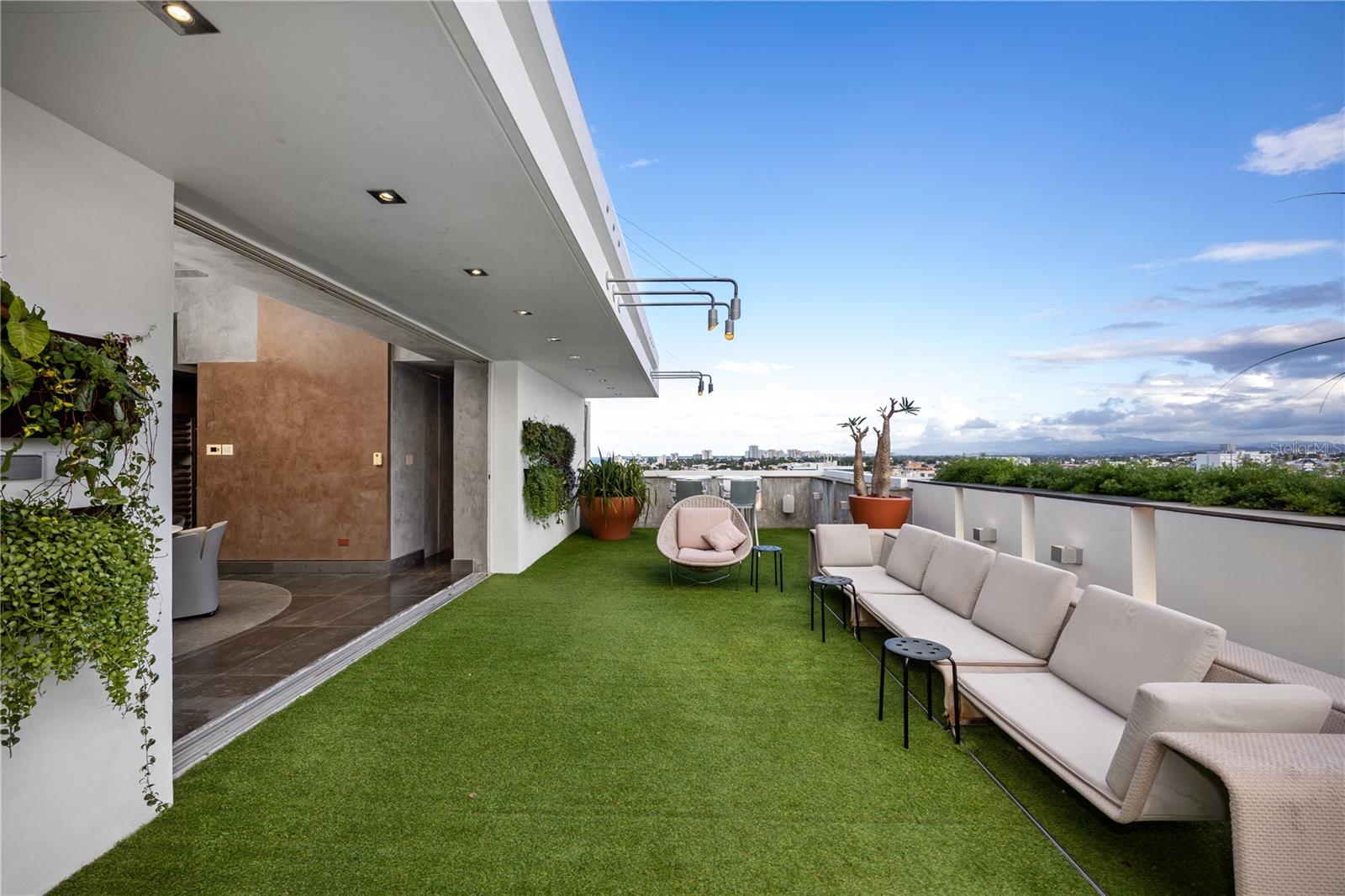 MCLEARY 1800 PH 2 - Residential Lease