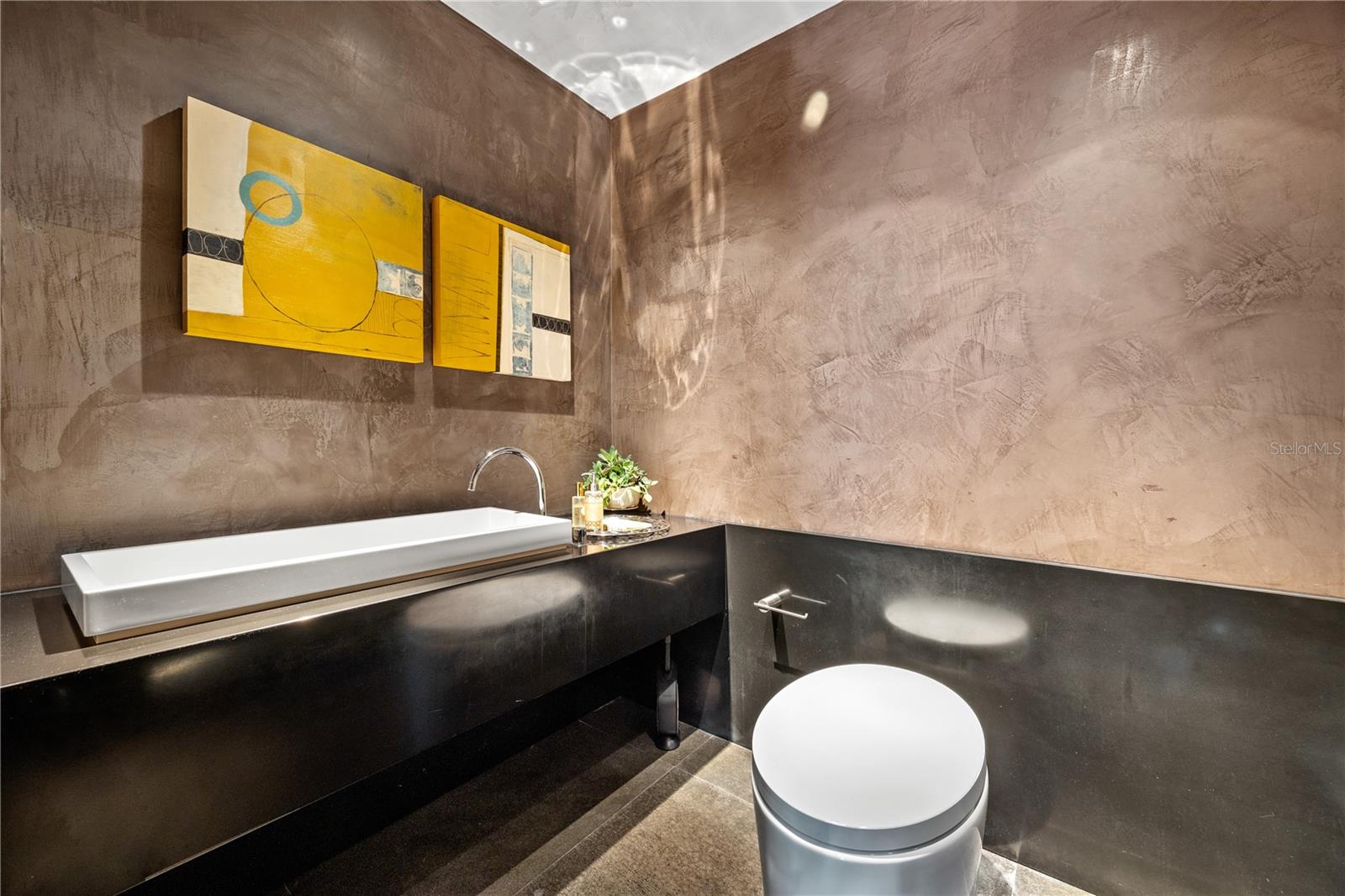 MCLEARY 1800 PH 2 - Residential Lease