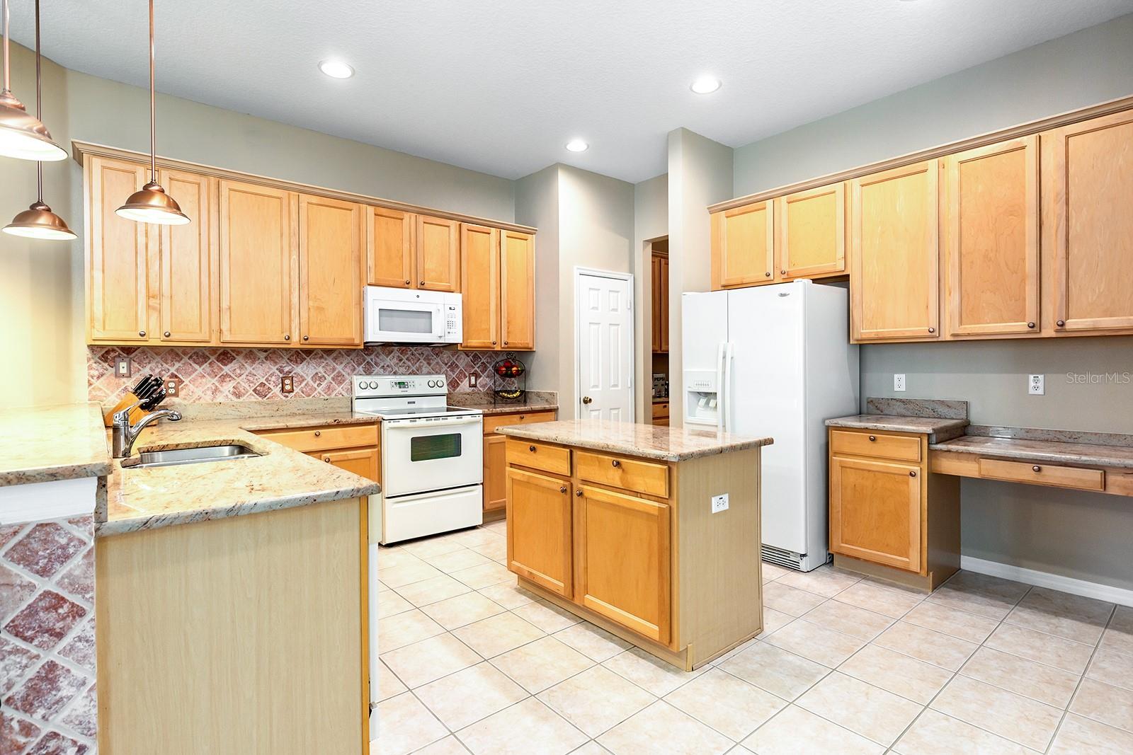 6631 CRESTMONT GLEN LANE