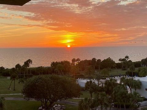 A home in LONGBOAT KEY